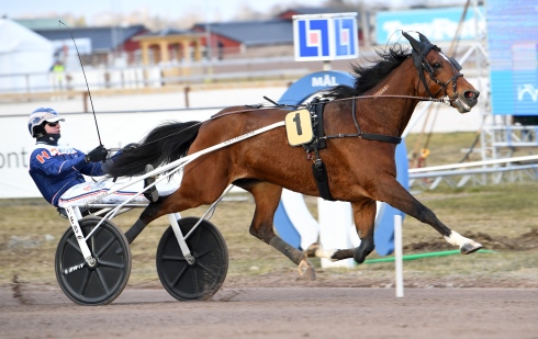 Heavy Sound och Kenneth Haugstad fick spår 1 i Seinäjoki Race. Foto av Malin Albinsson TR Bild